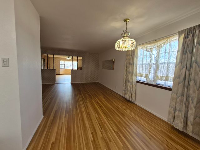 3804 Hilton Avenue NE, Albuquerque, NM 87110
