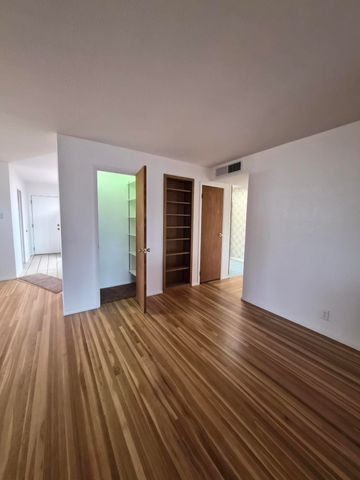 3804 Hilton Avenue NE, Albuquerque, NM 87110