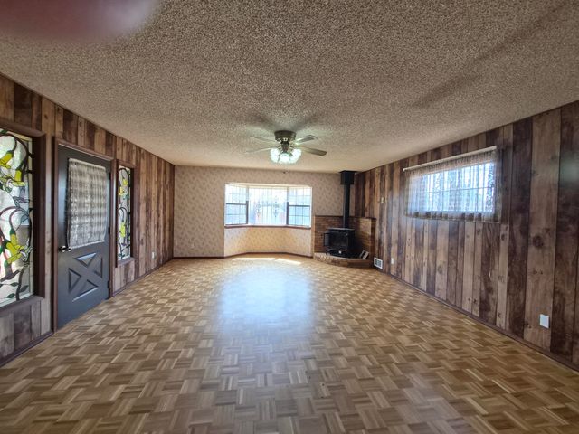 3804 Hilton Avenue NE, Albuquerque, NM 87110