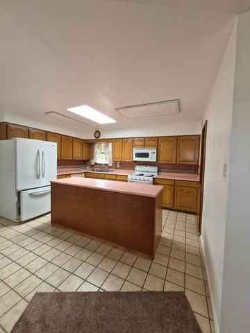3804 Hilton Avenue NE, Albuquerque, NM 87110