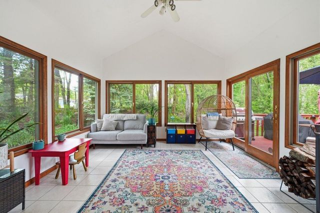 5204 Woodmere Court, Valparaiso, IN 46383