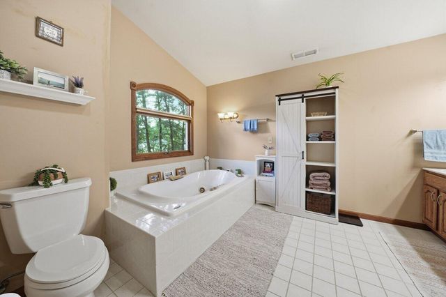 5204 Woodmere Court, Valparaiso, IN 46383