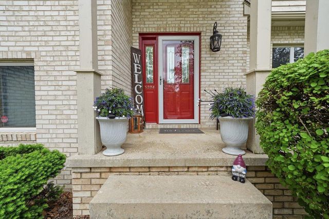 5204 Woodmere Court, Valparaiso, IN 46383