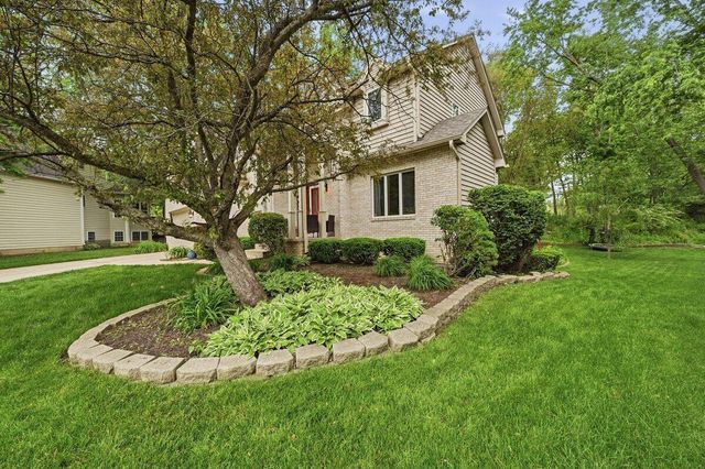 5204 Woodmere Court, Valparaiso, IN 46383