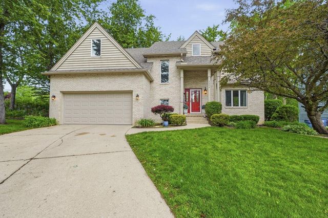 5204 Woodmere Court, Valparaiso, IN 46383