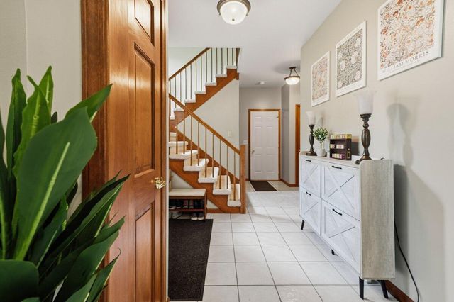 5204 Woodmere Court, Valparaiso, IN 46383