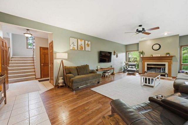 5204 Woodmere Court, Valparaiso, IN 46383