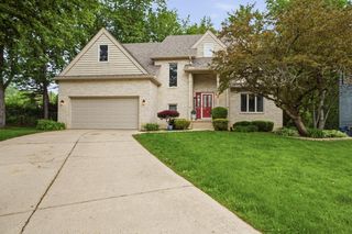 5204 Woodmere Court, Valparaiso, IN 46383