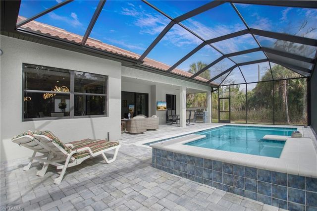 610 25th AVE NW, Naples, FL 34120