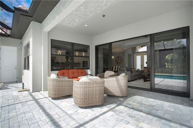 610 25th AVE NW, Naples, FL 34120