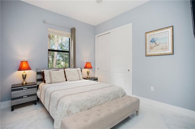 610 25th AVE NW, Naples, FL 34120