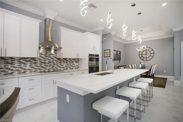 610 25th AVE NW, Naples, FL 34120