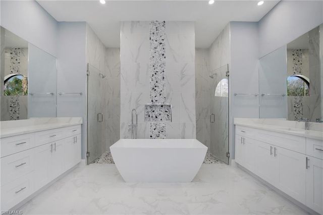 610 25th AVE NW, Naples, FL 34120