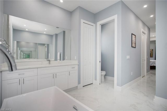 610 25th AVE NW, Naples, FL 34120