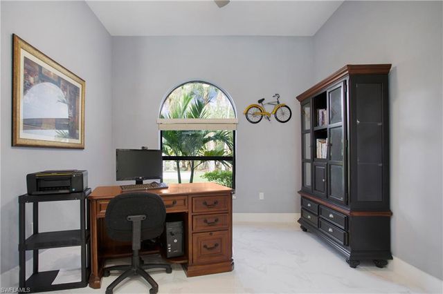 610 25th AVE NW, Naples, FL 34120