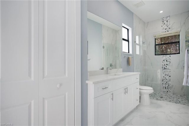 610 25th AVE NW, Naples, FL 34120