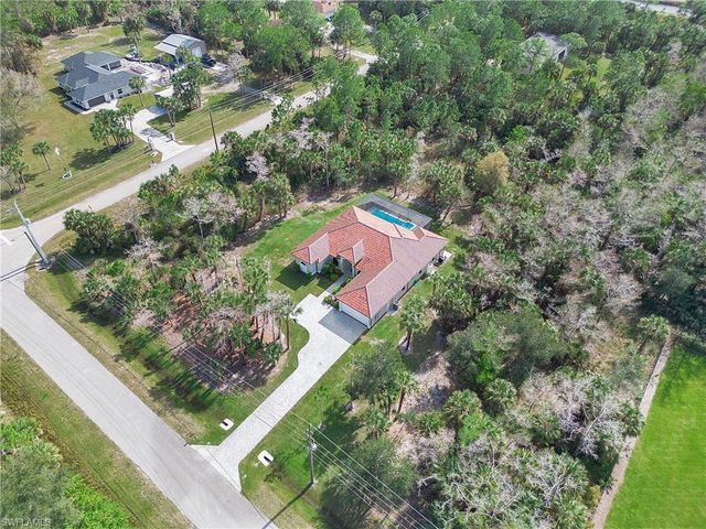 610 25th AVE NW, Naples, FL 34120