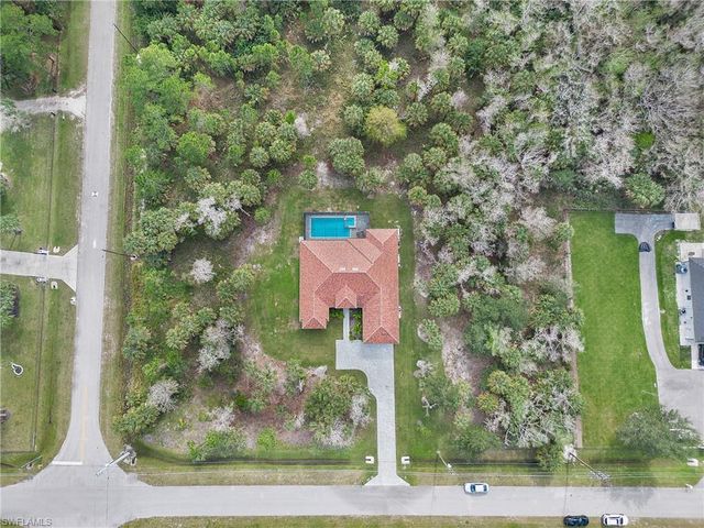 610 25th AVE NW, Naples, FL 34120