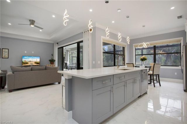 610 25th AVE NW, Naples, FL 34120