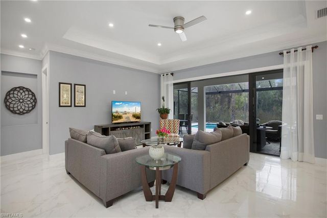 610 25th AVE NW, Naples, FL 34120