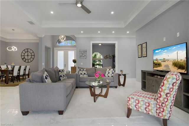 610 25th AVE NW, Naples, FL 34120