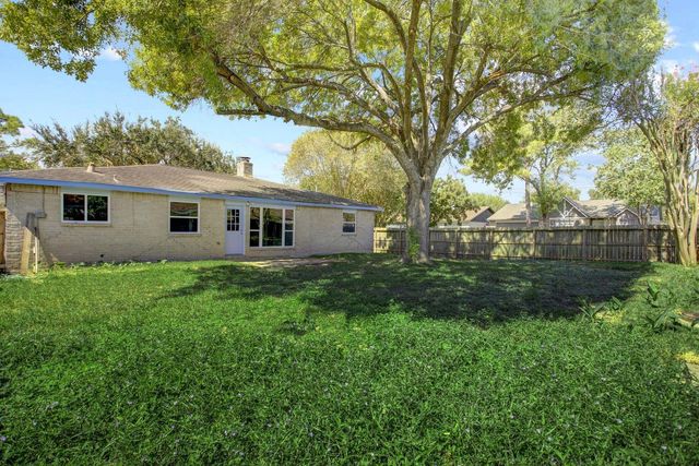 10403 Stockman Lane, Sugar Land, TX 77498