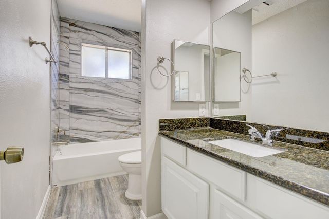 10403 Stockman Lane, Sugar Land, TX 77498