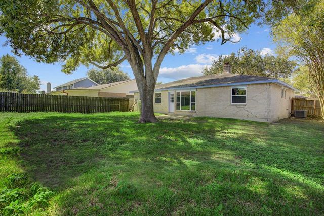 10403 Stockman Lane, Sugar Land, TX 77498