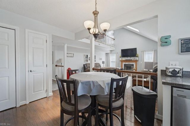 220 Dunn CIR, Hampton, VA 23666
