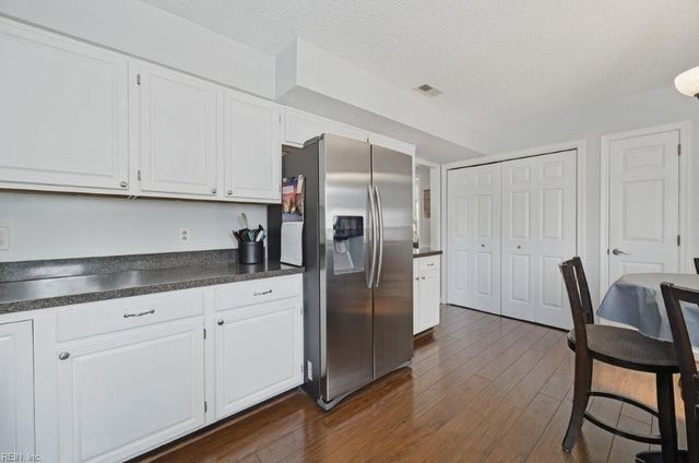 220 Dunn CIR, Hampton, VA 23666