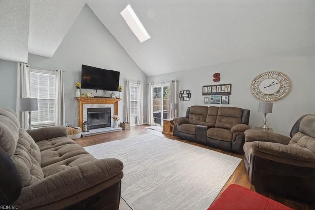 220 Dunn CIR, Hampton, VA 23666