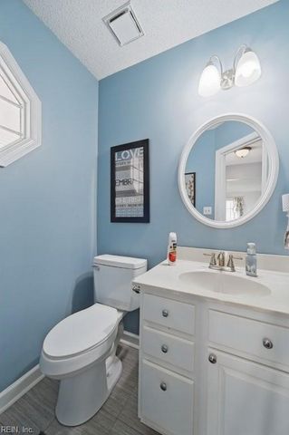 220 Dunn CIR, Hampton, VA 23666