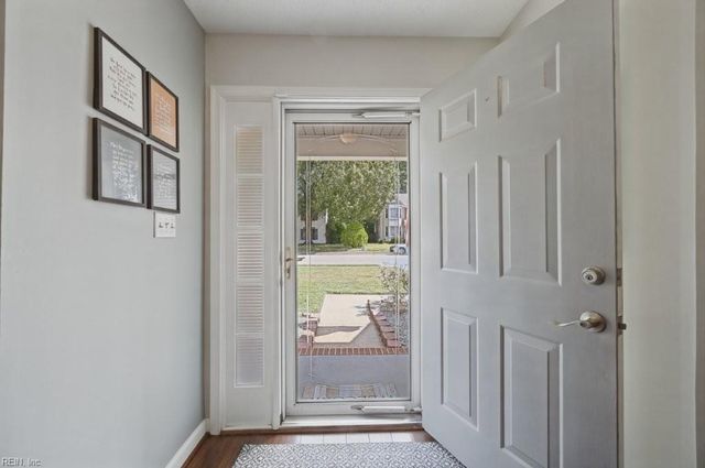 220 Dunn CIR, Hampton, VA 23666