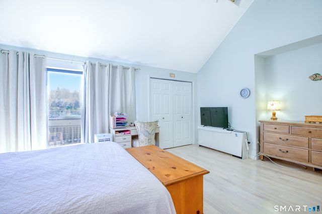 15 River Road 205, Greenwich, CT 06807