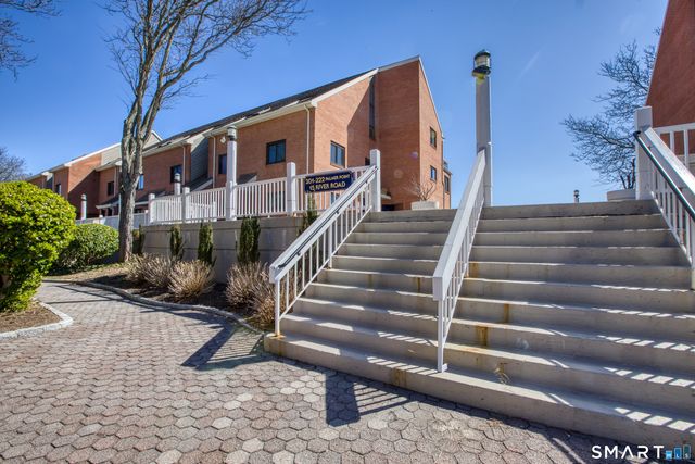 15 River Road 205, Greenwich, CT 06807