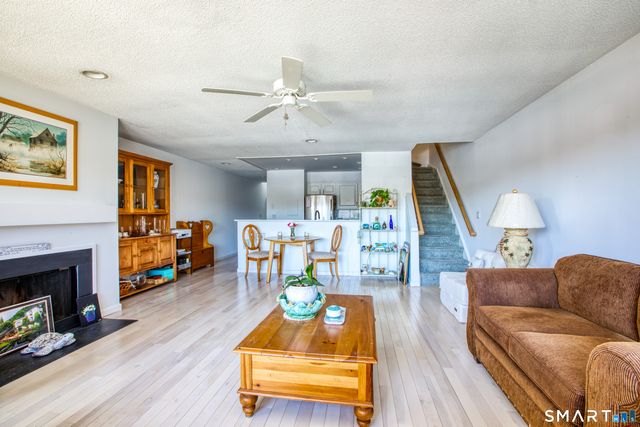 15 River Road 205, Greenwich, CT 06807