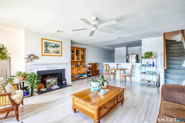 15 River Road 205, Greenwich, CT 06807