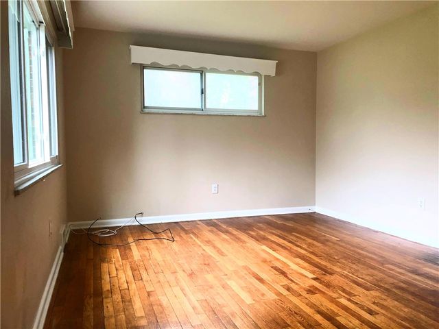 10135 Pearl Rd, Penn Hills, PA 15235