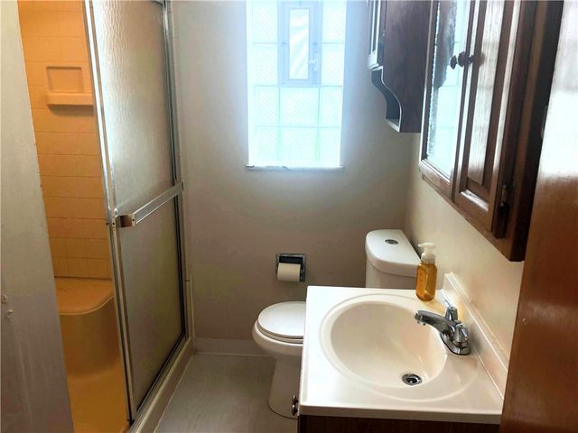 10135 Pearl Rd, Penn Hills, PA 15235