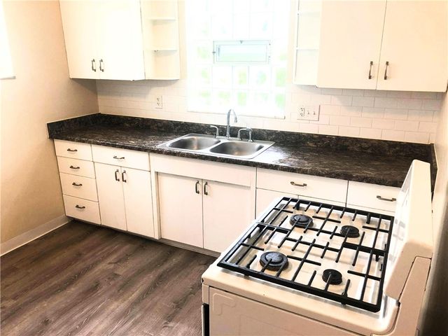 10135 Pearl Rd, Penn Hills, PA 15235