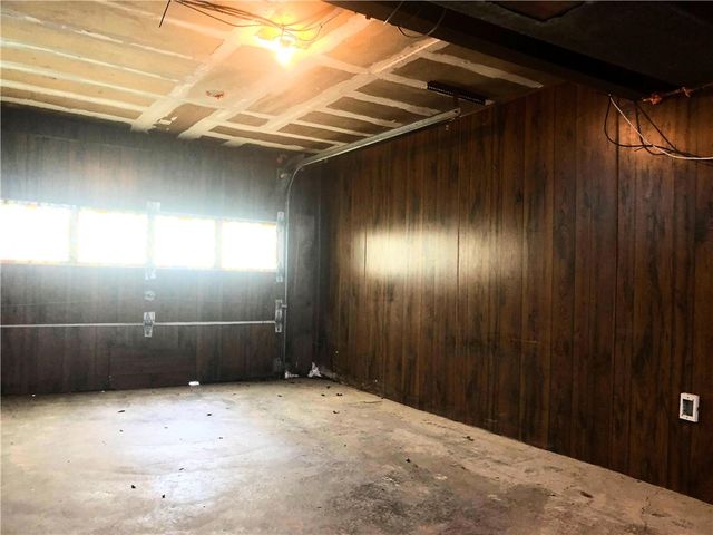 10135 Pearl Rd, Penn Hills, PA 15235