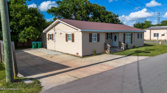 1413 31st Avenue, Gulfport, MS 39501