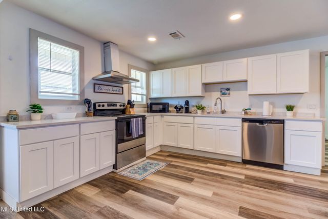 1413 31st Avenue, Gulfport, MS 39501