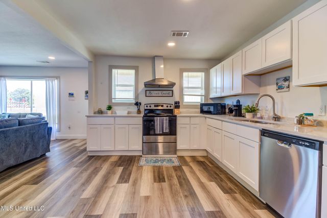 1413 31st Avenue, Gulfport, MS 39501