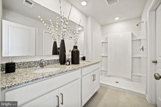 216 MUNSEE CIR, Winchester, VA 22602