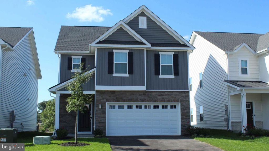 216 MUNSEE CIR, Winchester, VA 22602