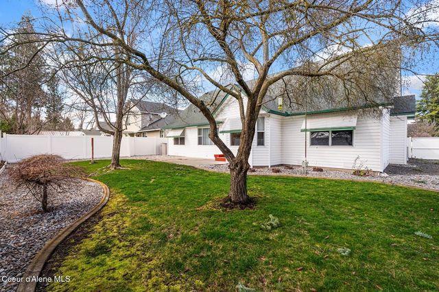 1152 W Canfield Ave, Coeur D'alene, ID 83815