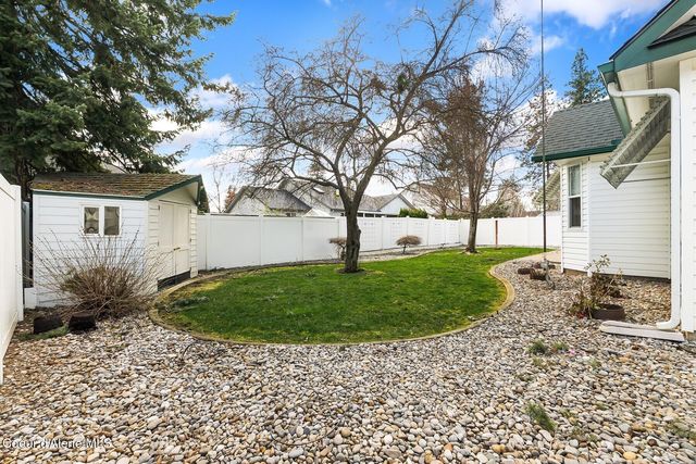 1152 W Canfield Ave, Coeur D'alene, ID 83815