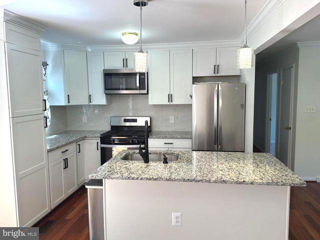 5597 SHANNON CT, Woodbridge, VA 22193