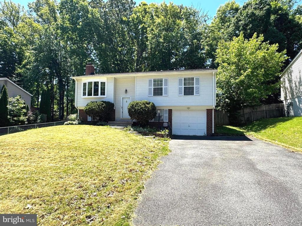 5597 SHANNON CT, Woodbridge, VA 22193